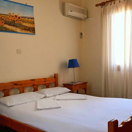 Seaview Self Catering Apartment - Helen No 1 Xiropigado Bagian luar foto
