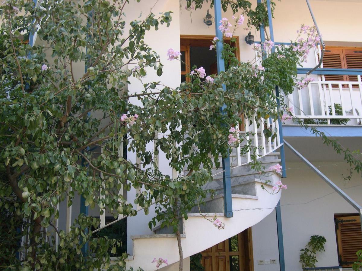 Seaview Self Catering Apartment - Helen No 1 Xiropigado Bagian luar foto