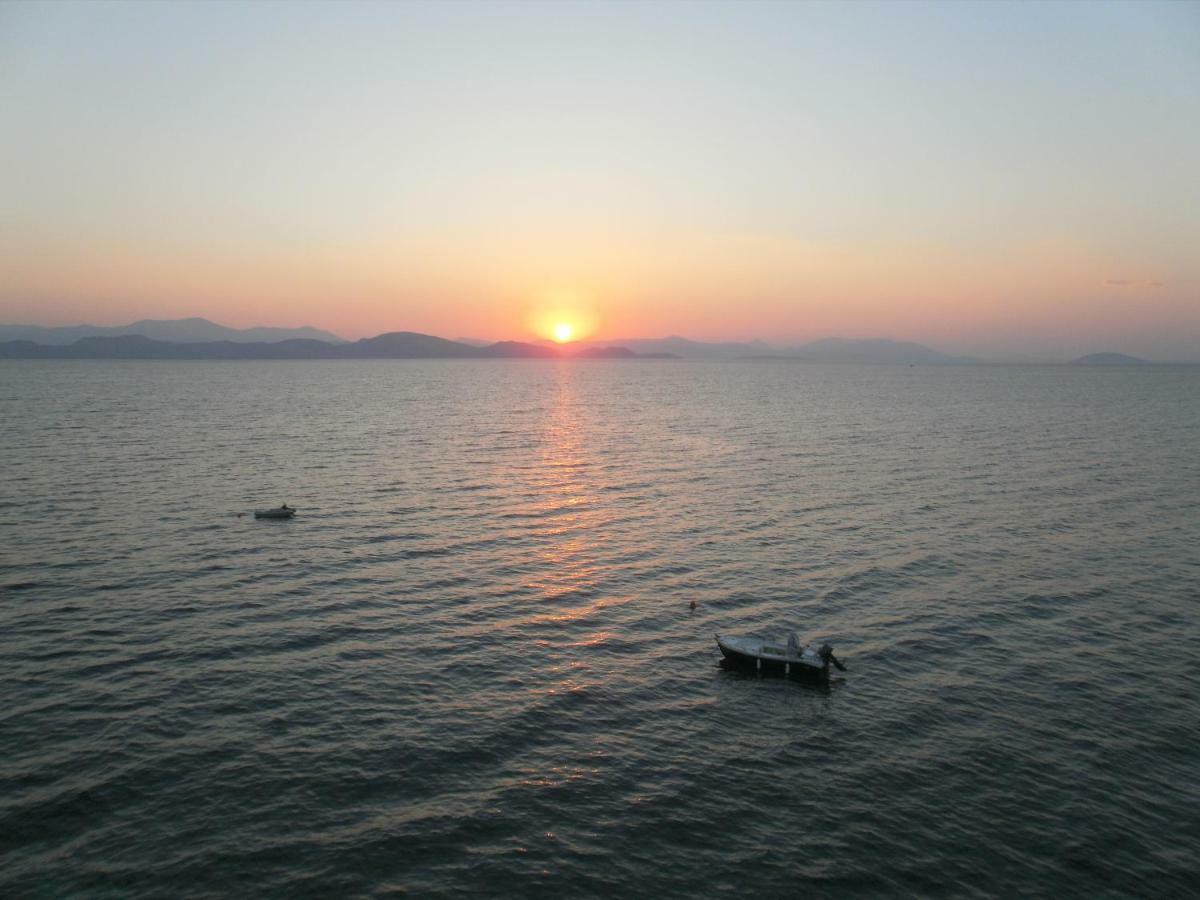 Seaview Self Catering Apartment - Helen No 1 Xiropigado Bagian luar foto