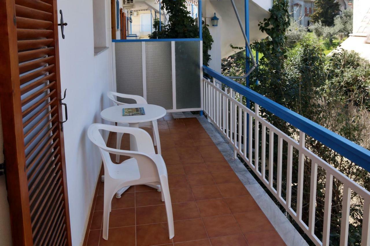 Seaview Self Catering Apartment - Helen No 1 Xiropigado Bagian luar foto