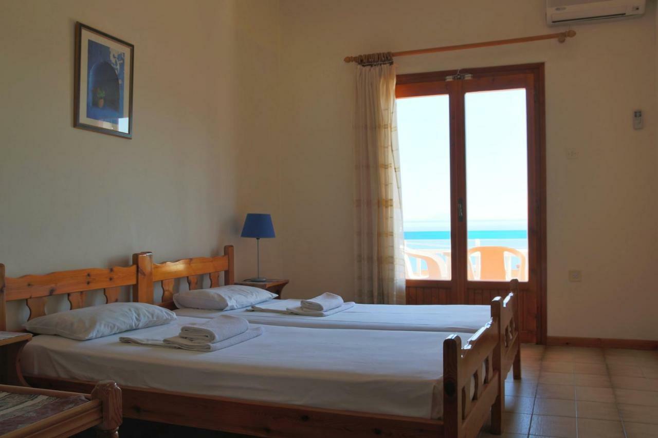 Seaview Self Catering Apartment - Helen No 1 Xiropigado Bagian luar foto