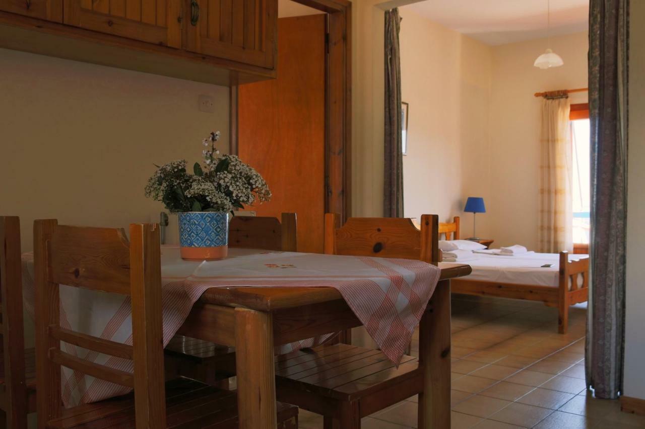 Seaview Self Catering Apartment - Helen No 1 Xiropigado Bagian luar foto