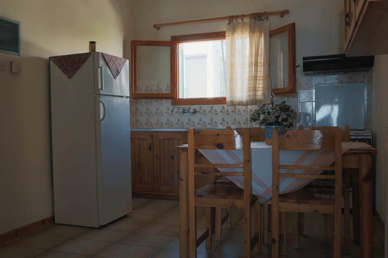 Seaview Self Catering Apartment - Helen No 1 Xiropigado Bagian luar foto